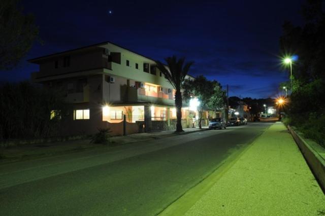 Hotel Quasar Cala Liberotto Exterior foto